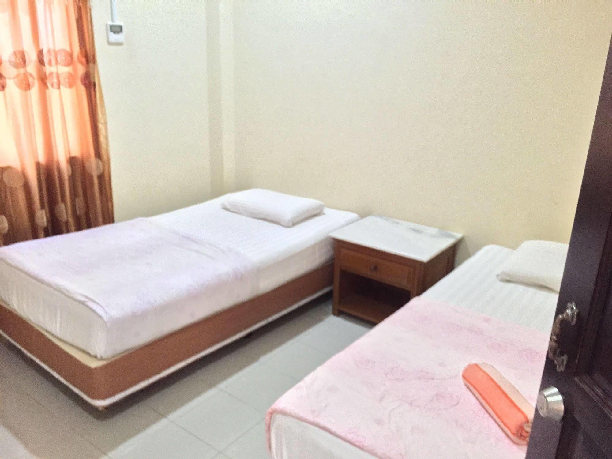 Adina Drive In Motel Langkawi Exterior foto